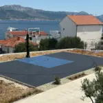 Slatine, otok Čiovo - streetball / 3x3 igralište (u sklopu vile za odmor)