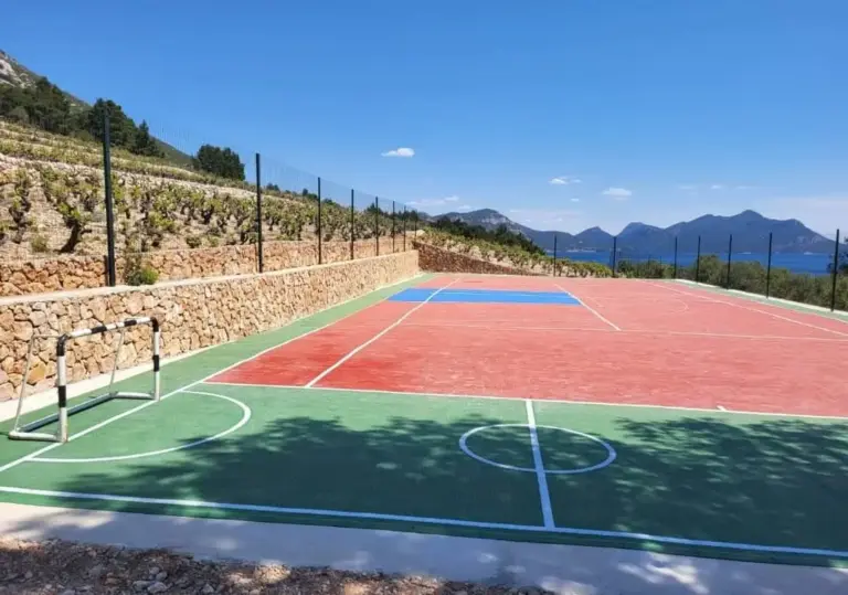 Pelješac - kombinirano igralište za tenis, mali nogomet i 3x3 košarku