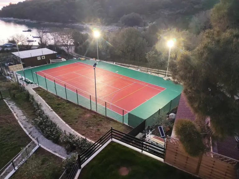 Pula - multifunkcionalno igralište za više sportova (tenis, odbojka, badminton, 3x3 košarka)